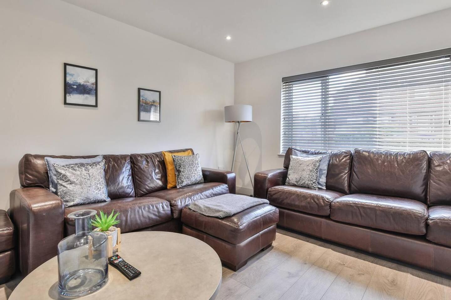 Modern, Cosy Whole House Wifi Close To Attractions Sheffield Exterior photo